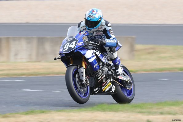 CAROLE FSBK 2016
6 ème manche du
Championnat de France Superbike
3 / 4 Septembre 2016
© PHOTOPRESS
Tel: 04 93 37 95 96
info@photopress.fr