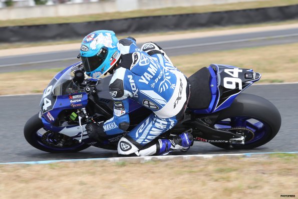 CAROLE FSBK 2016
6 ème manche du
Championnat de France Superbike
3 / 4 Septembre 2016
© PHOTOPRESS
Tel: 04 93 37 95 96
info@photopress.fr