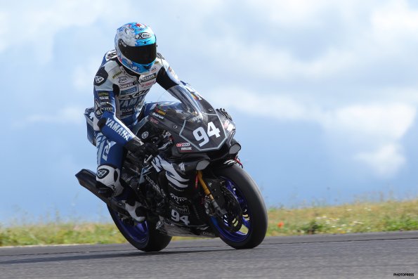 LEDENON FSBK 2016
3ème manche du
Championnat de France Superbike
28 / 29 Mai 2016
© PHOTOPRESS
Tel: 04 93 37 95 96
info@photopress.fr