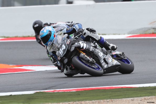 MAGNY-COURS FSBK 2016
4ème manche du
Championnat de France Superbike
2 / 3 Juillet 2016
© PHOTOPRESS
Tel: 04 93 37 95 96
info@photopress.fr