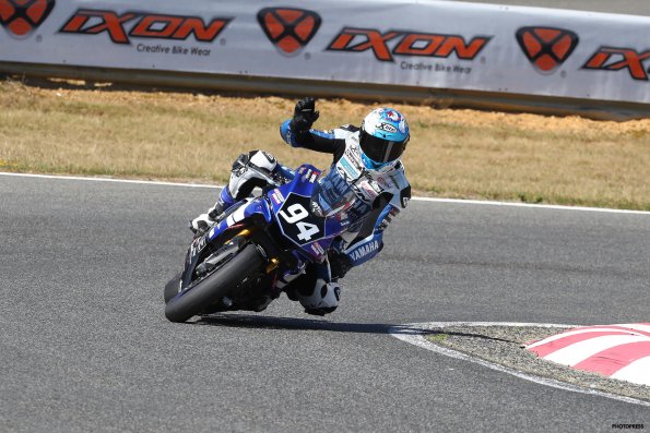 PAU-ARNOS FSBK 2016
5ème manche du
Championnat de France Superbike
14 / 15 Aout 2016
© PHOTOPRESS
Tel: 04 93 37 95 96
info@photopress.fr