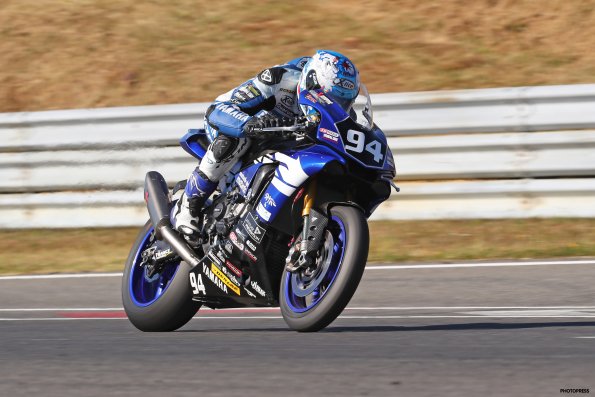 PAU-ARNOS FSBK 2016
5ème manche du
Championnat de France Superbike
14 / 15 Aout 2016
© PHOTOPRESS
Tel: 04 93 37 95 96
info@photopress.fr