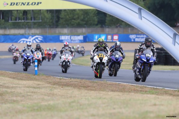 CAROLE FSBK 2016
6 ème manche du
Championnat de France Superbike
3 / 4 Septembre 2016
© PHOTOPRESS
Tel: 04 93 37 95 96
info@photopress.fr