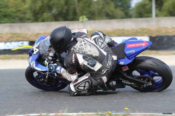 CAROLE FSBK 2016
6 ème manche du
Championnat de France Superbike
3 / 4 Septembre 2016
© PHOTOPRESS
Tel: 04 93 37 95 96
info@photopress.fr