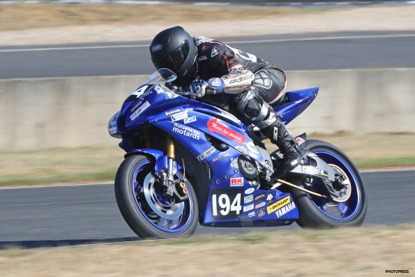 CAROLE FSBK 2016
6 ème manche du
Championnat de France Superbike
3 / 4 Septembre 2016
© PHOTOPRESS
Tel: 04 93 37 95 96
info@photopress.fr