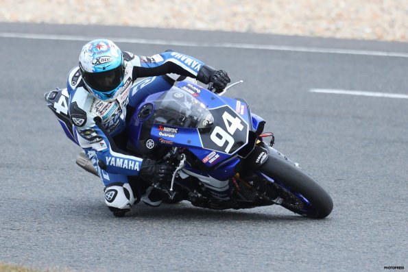CAROLE FSBK 2016
6 ème manche du
Championnat de France Superbike
3 / 4 Septembre 2016
© PHOTOPRESS
Tel: 04 93 37 95 96
info@photopress.fr