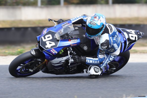 CAROLE FSBK 2016
6 ème manche du
Championnat de France Superbike
3 / 4 Septembre 2016
© PHOTOPRESS
Tel: 04 93 37 95 96
info@photopress.fr