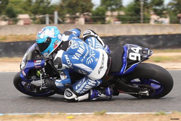 CAROLE FSBK 2016
6 ème manche du
Championnat de France Superbike
3 / 4 Septembre 2016
© PHOTOPRESS
Tel: 04 93 37 95 96
info@photopress.fr