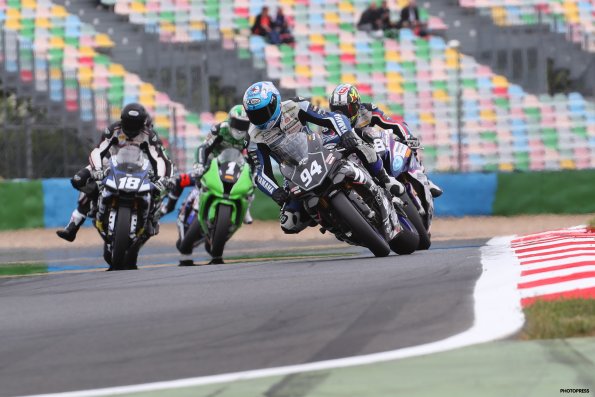 MAGNY-COURS FSBK 2016
4ème manche du
Championnat de France Superbike
2 / 3 Juillet 2016
© PHOTOPRESS
Tel: 04 93 37 95 96
info@photopress.fr