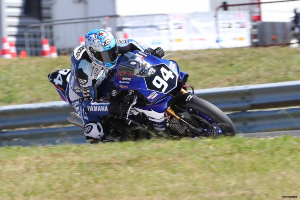 PAU-ARNOS FSBK 2016
5ème manche du
Championnat de France Superbike
14 / 15 Aout 2016
© PHOTOPRESS
Tel: 04 93 37 95 96
info@photopress.fr