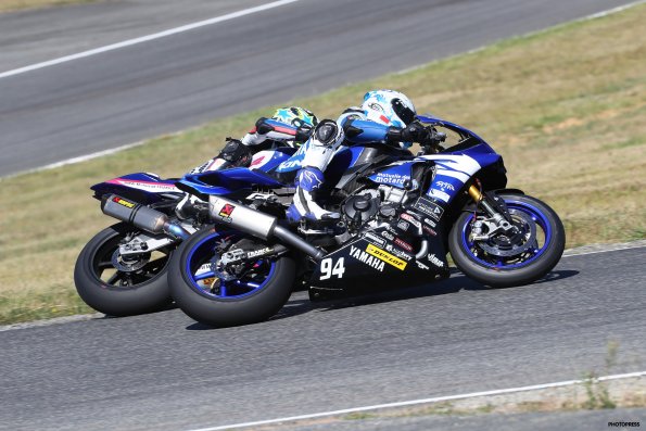 PAU-ARNOS FSBK 2016
5ème manche du
Championnat de France Superbike
14 / 15 Aout 2016
© PHOTOPRESS
Tel: 04 93 37 95 96
info@photopress.fr