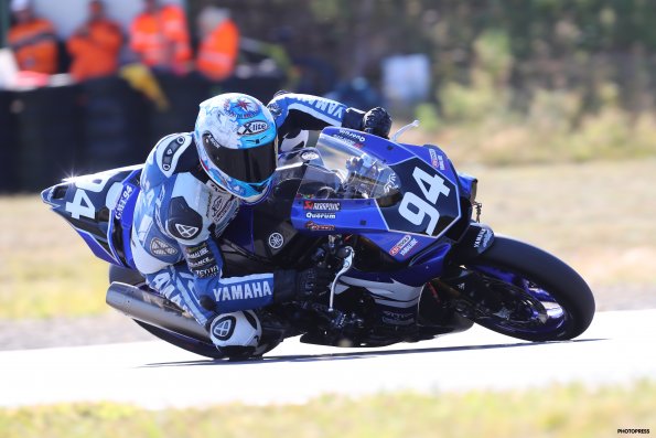 PAU-ARNOS FSBK 2016
5ème manche du
Championnat de France Superbike
14 / 15 Aout 2016
© PHOTOPRESS
Tel: 04 93 37 95 96
info@photopress.fr