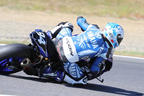 PAU-ARNOS FSBK 2016
5ème manche du
Championnat de France Superbike
14 / 15 Aout 2016
© PHOTOPRESS
Tel: 04 93 37 95 96
info@photopress.fr