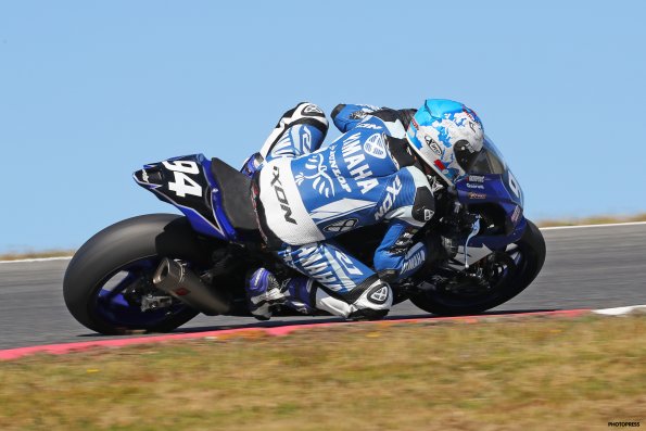 PAU-ARNOS FSBK 2016
5ème manche du
Championnat de France Superbike
14 / 15 Aout 2016
© PHOTOPRESS
Tel: 04 93 37 95 96
info@photopress.fr