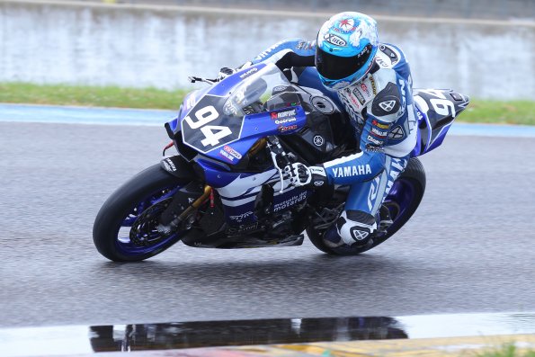 NOGARO FSBK 2016
2ème manche du
Championnat de France Superbike
23 / 24 Avril 2016
© PHOTOPRESS
Tel: 04 93 37 95 96
info@photopress.fr