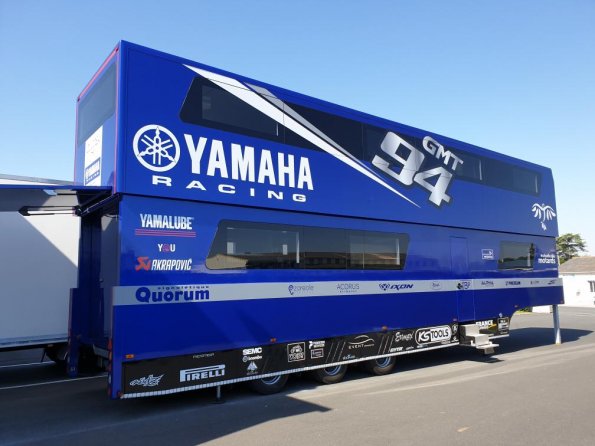 camion_GMT94_profil_3_4_arriere