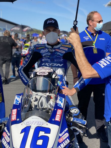 gmt94_yamaha_shoei_cluzel_pre_grille_01