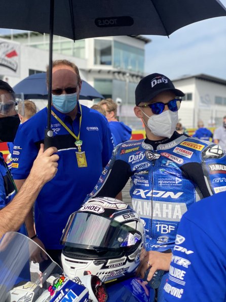 gmt94_yamaha_shoei_cluzel_pre_grille_02